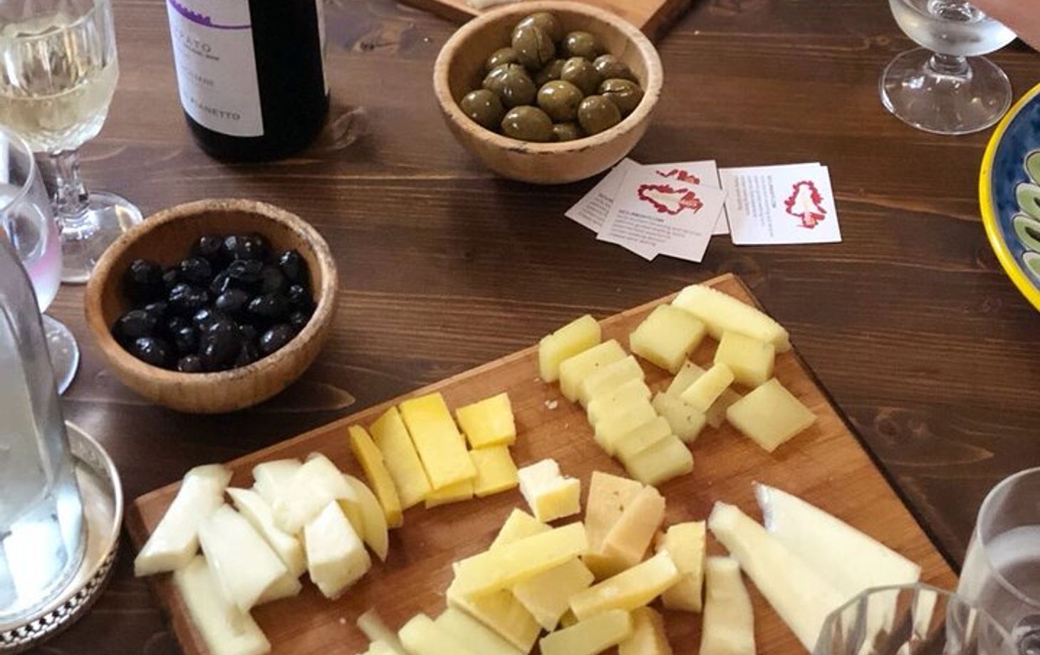 Dégustation de vins siciliens et de fromages à Palerme