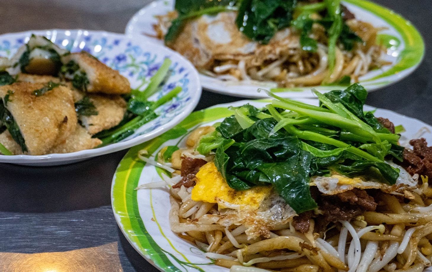Evening Vespa Street Food Adventure in Siem Reap