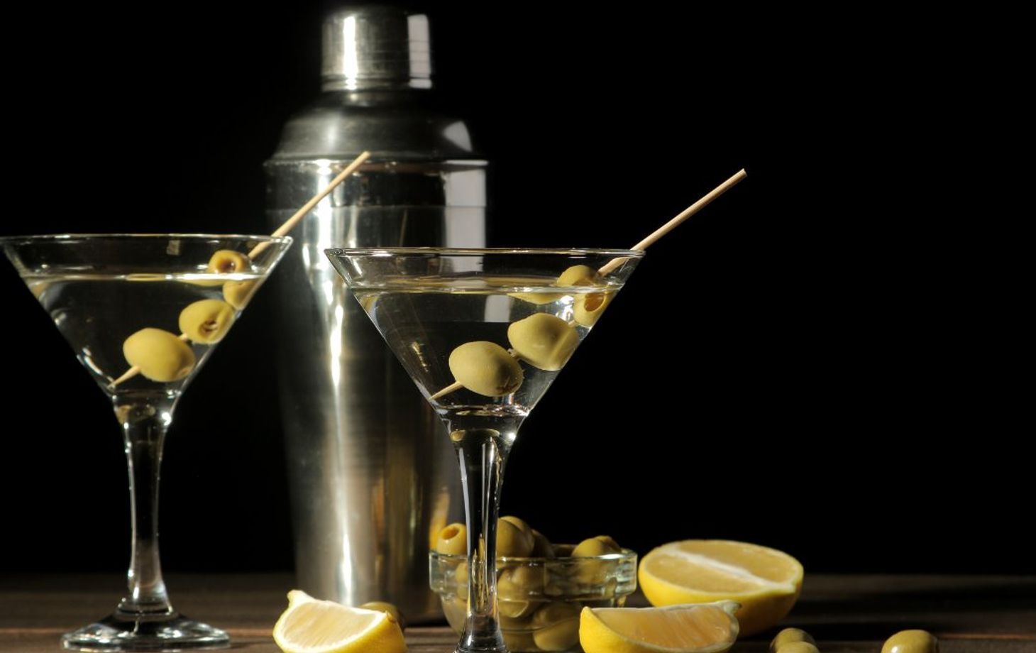 Hanoi Cocktails & Cuisine Experience: Mix, Pair, and Savor