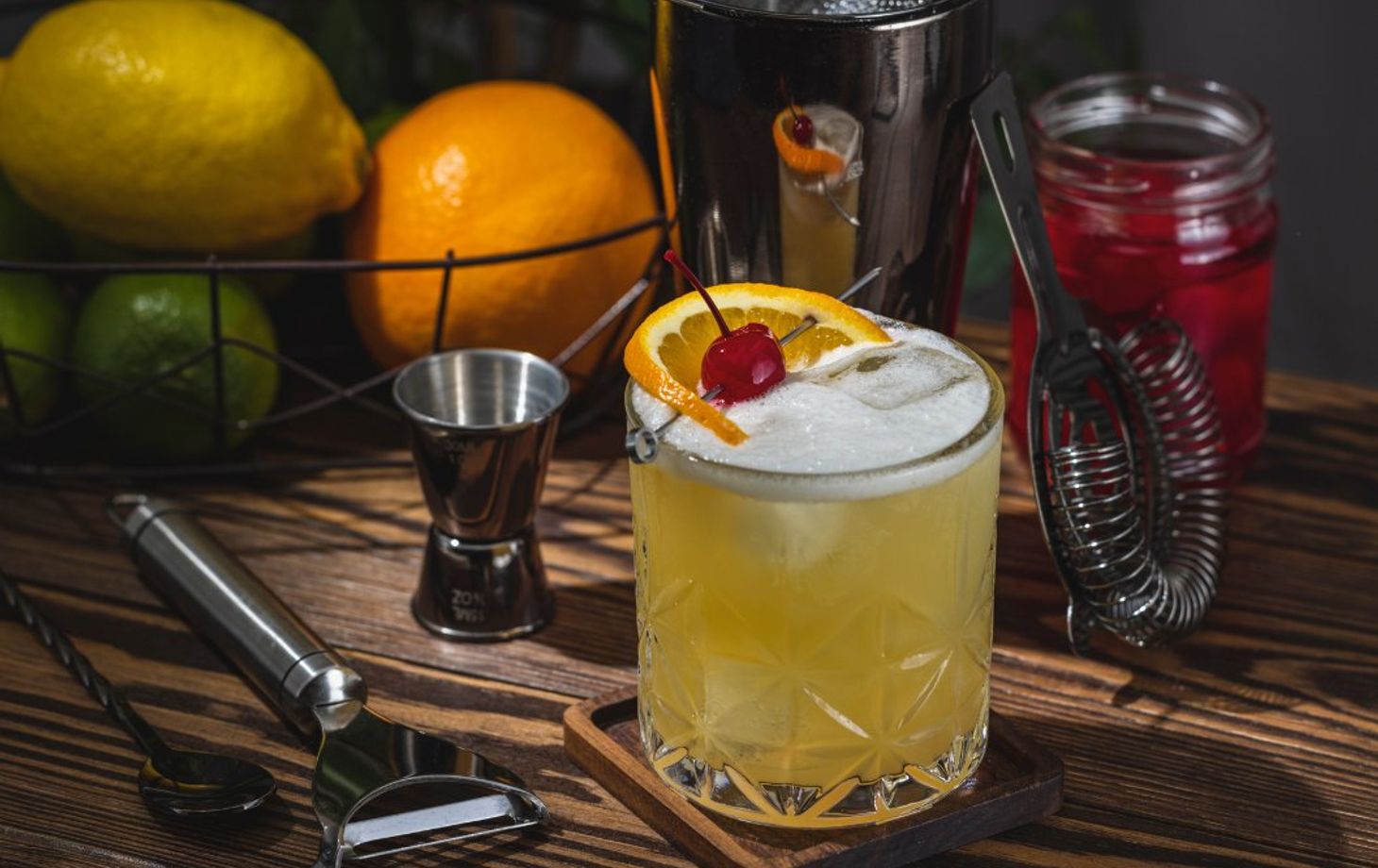 Hanoi Cocktails & Cuisine Experience: Mix, Pair, and Savor