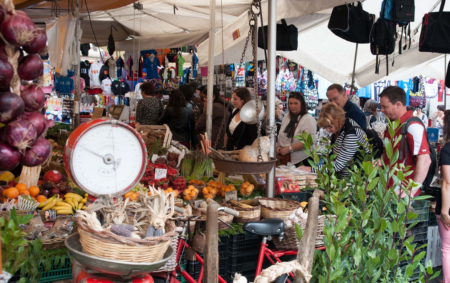 Food Tour of Rome with Campo De Fiori, Jewish Quarter and Trastevere