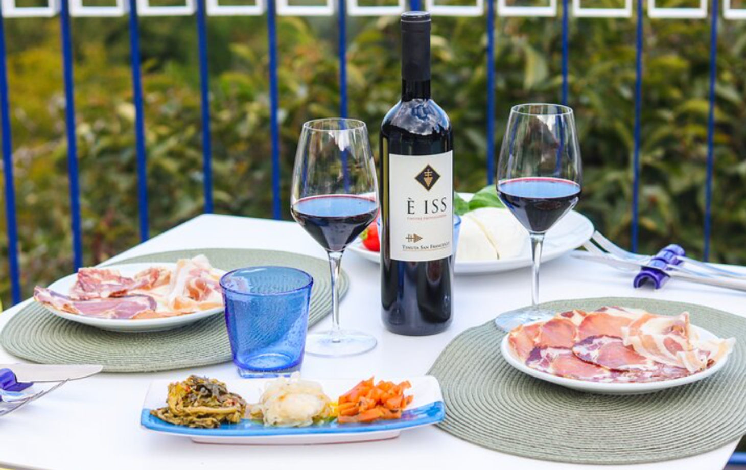 Sorrento Coast Wine Tasting with Five Wines & Local Delicacies