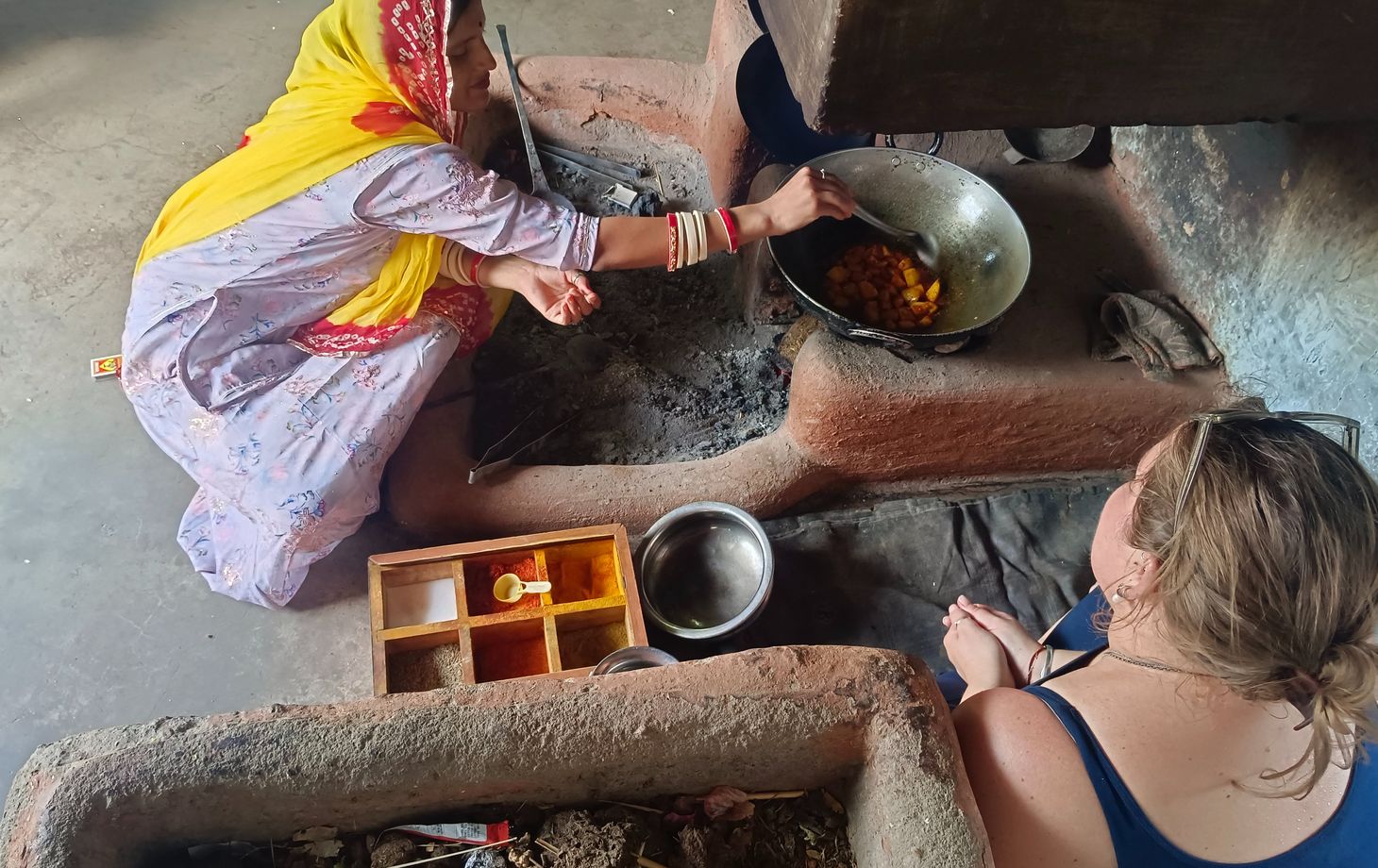 Authentic Indian Cooking Experience with Market Visit