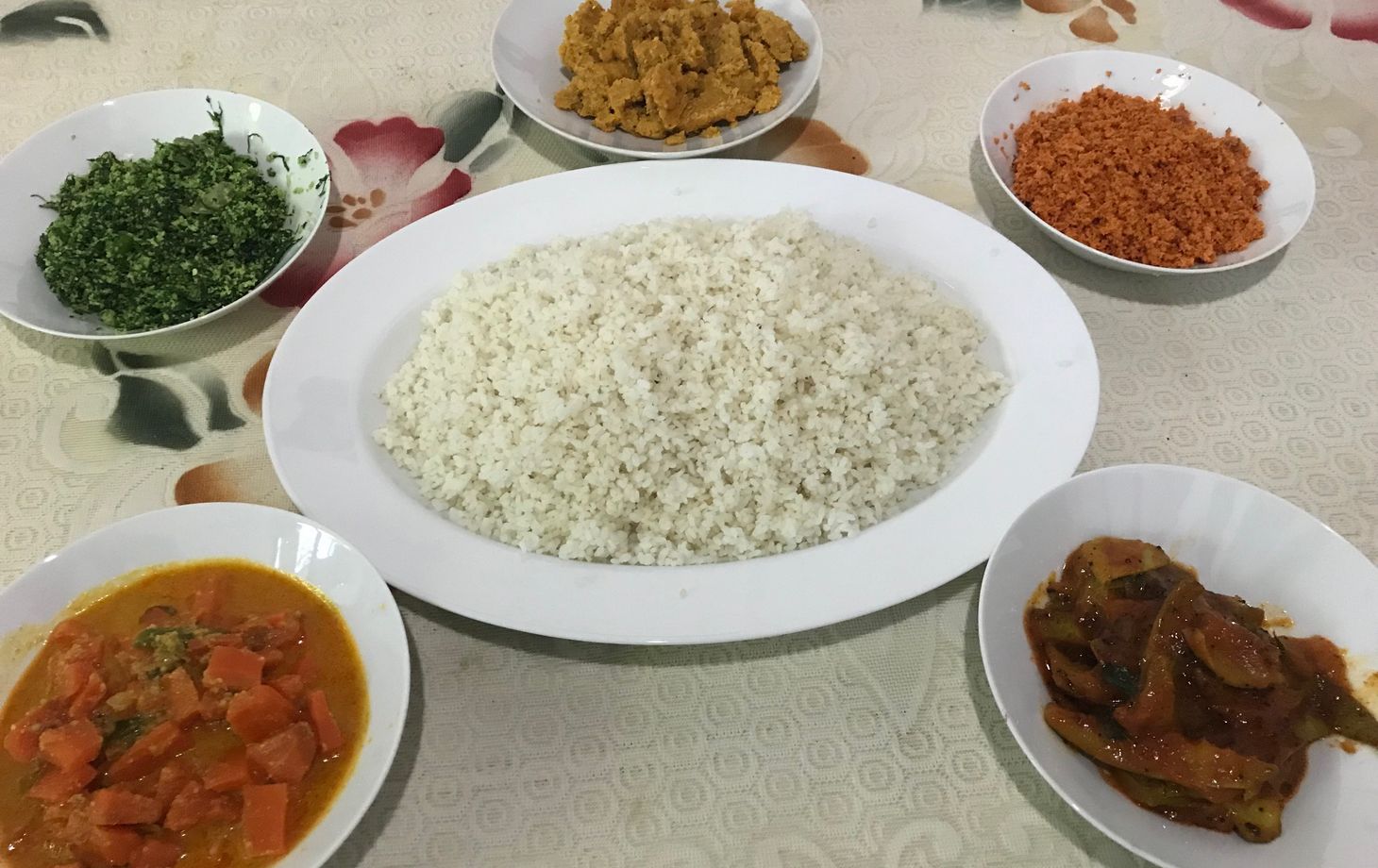 "Choose Your Own Dishes" Sri Lankan Lunch/Dinner with Market Tour