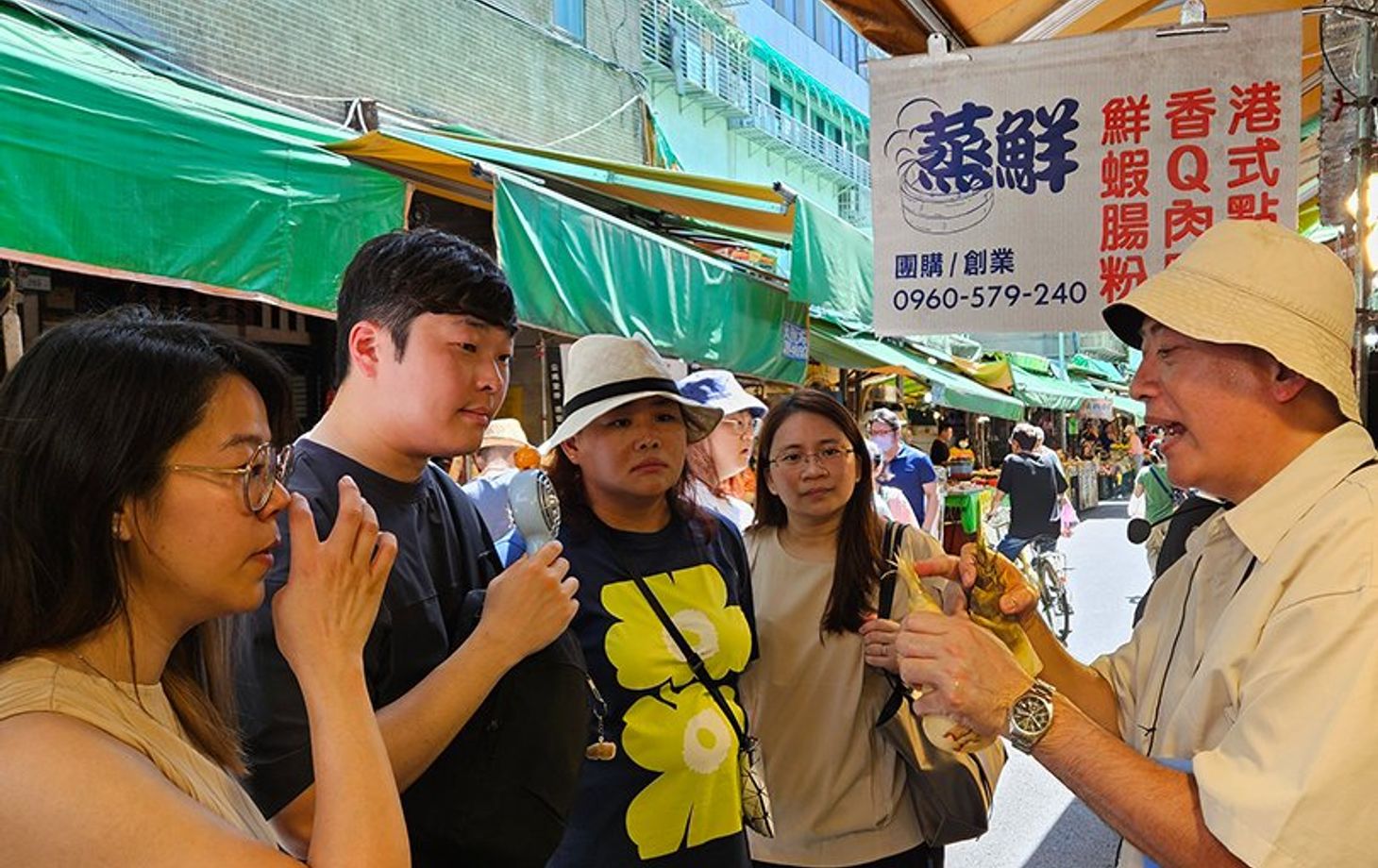 Taipei Market Secrets & The Authentic Braised Pork Rice Experience