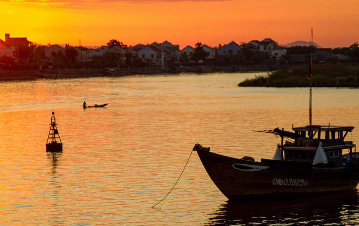 Sunset Boat Tour and Cooking Class with Local in Hoi An