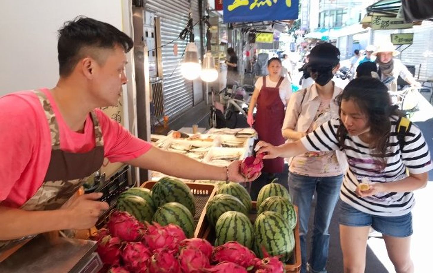 Taipei Food Tour and Colourful Bubble Tea Making
