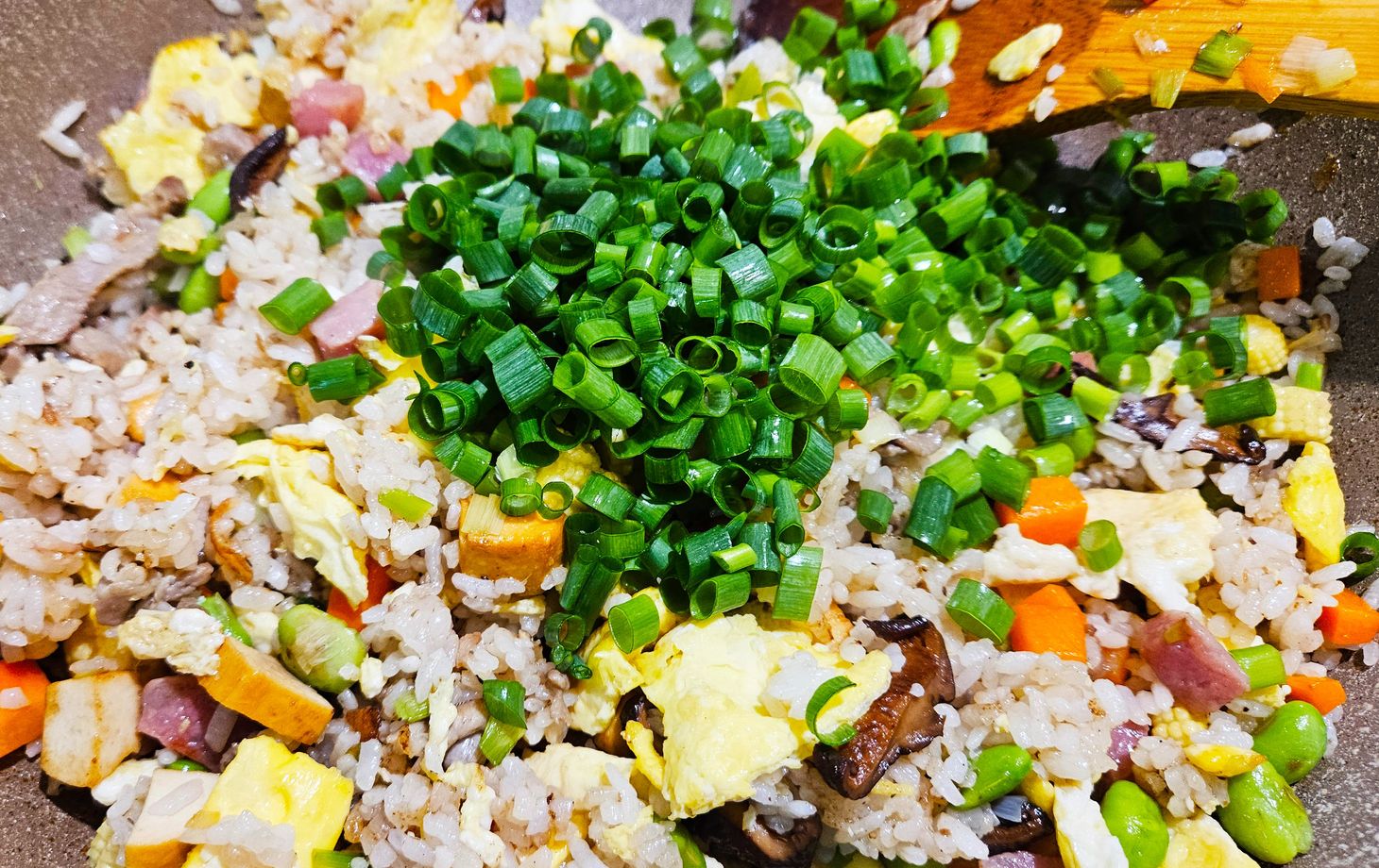 Taipei Market Secrets & The Bountiful Stir-Fried Rice Experience