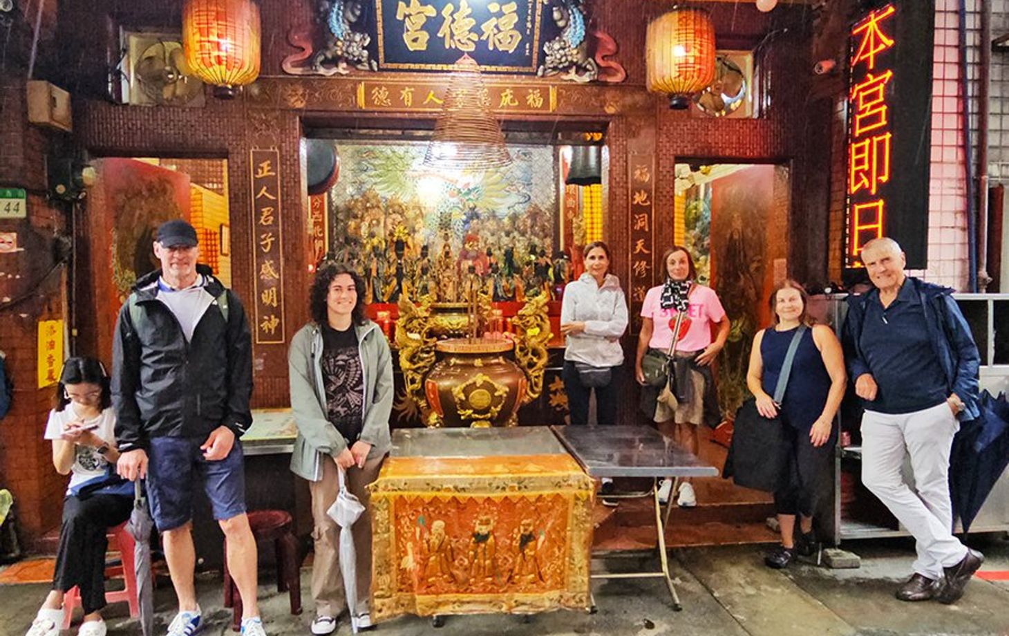 Taipei Market Secrets & The Bountiful Stir-Fried Rice Experience