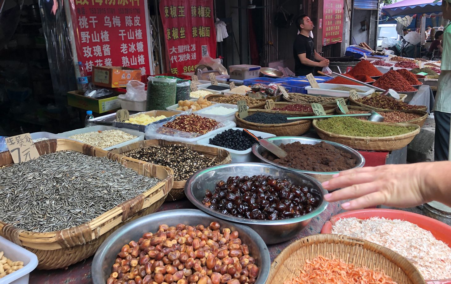 Day Tour with Noodle Making, Wet Market Visit, and Terracotta Warriors