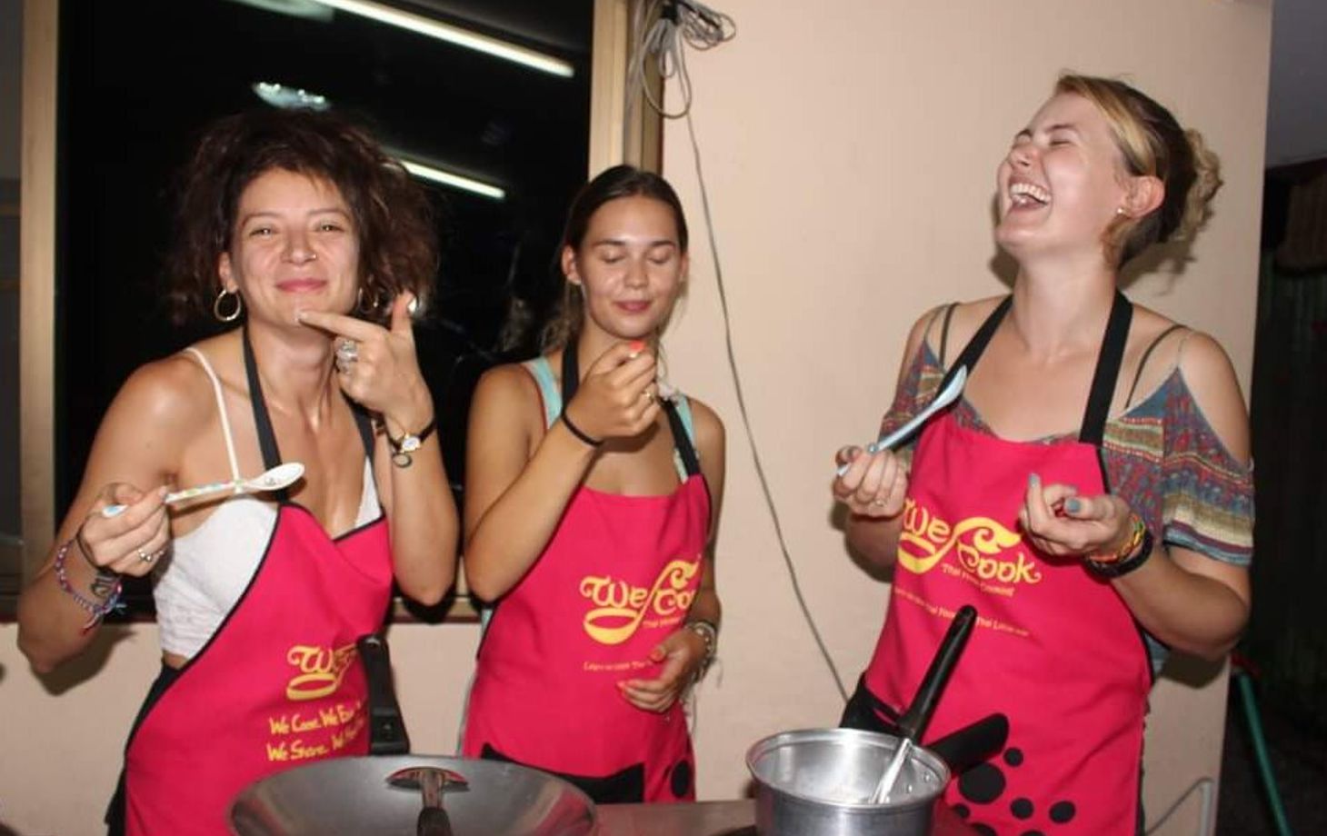 Discover the Secrets of Thai Cooking and have fun with a Market Tour