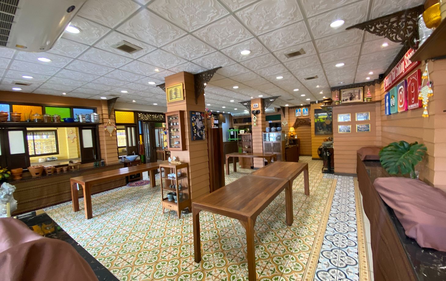 Thai Cooking Class with Morning Market Shopping and Tour in Silom