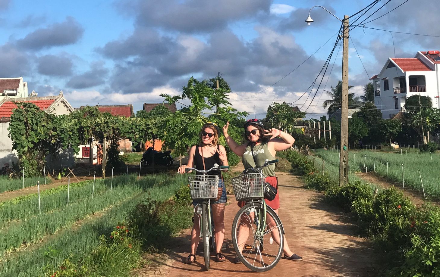 Cooking Class with Garden Trip and Herbal Massage in Tra Que Village