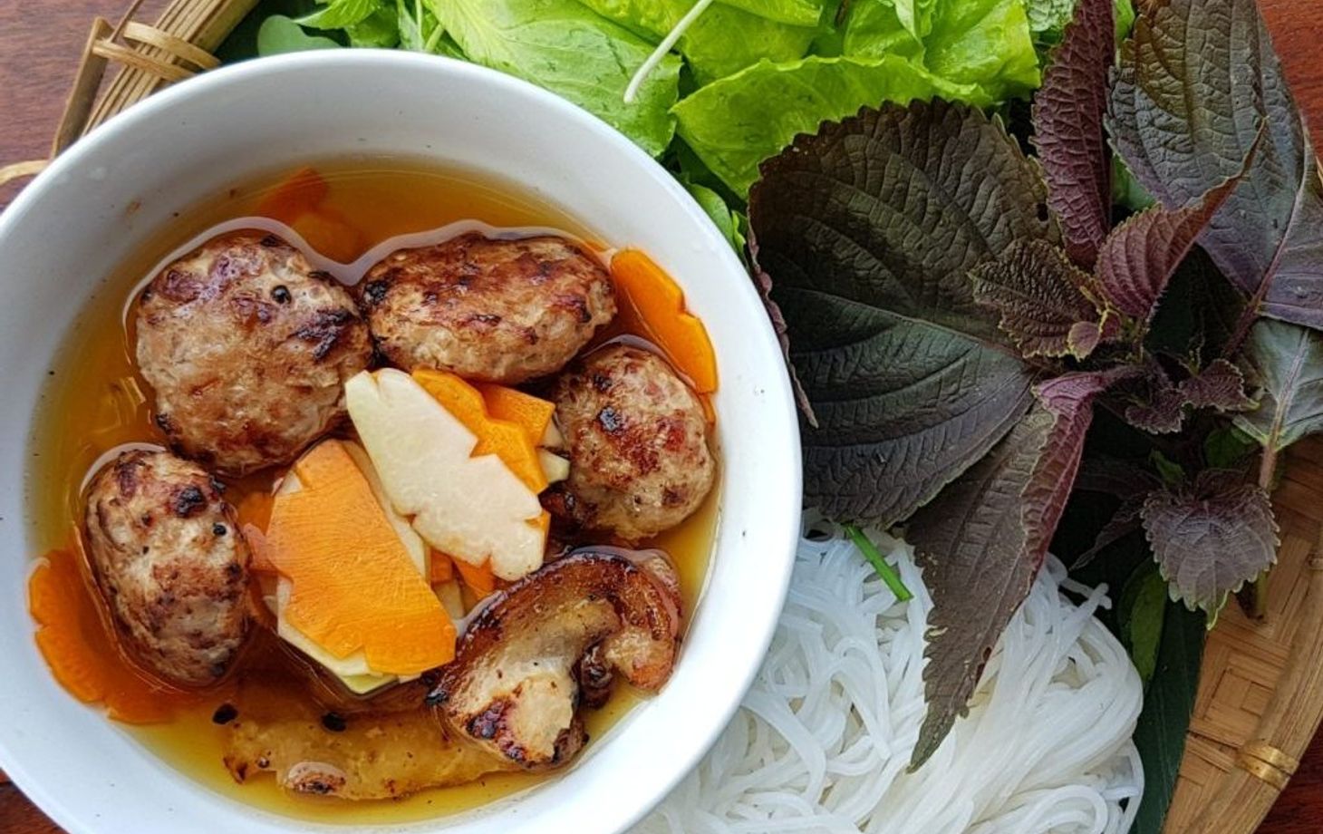 Hoi An Cooking Class with Market Visit and Bamboo Basket Boat Tour