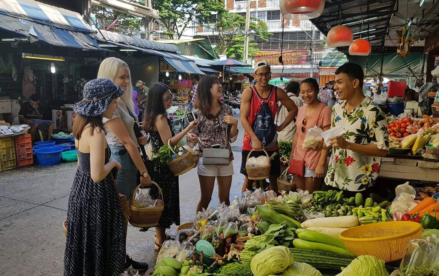 Bangkok Thai Cooking Class in Traditional 100 Year Old House with Market Tour