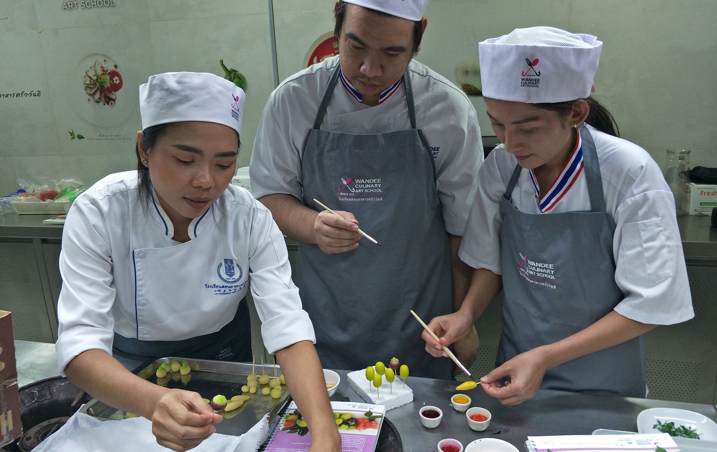 3-Course Cooking Class and Market Tour with Professional Chef