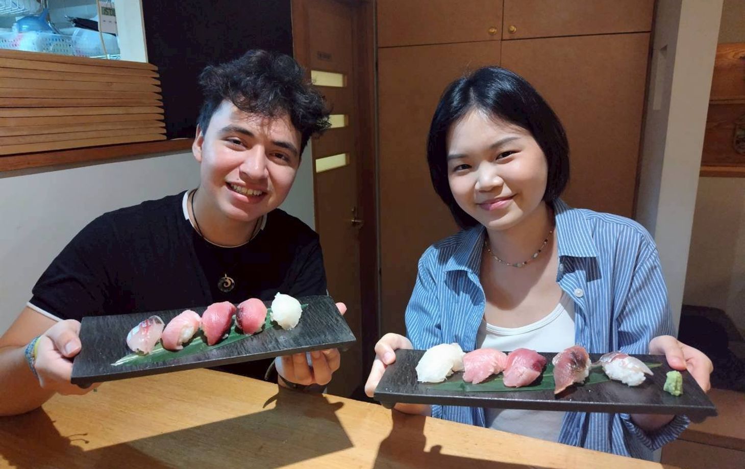 Démonstration de découpe de thon et expérience de fabrication de sushis