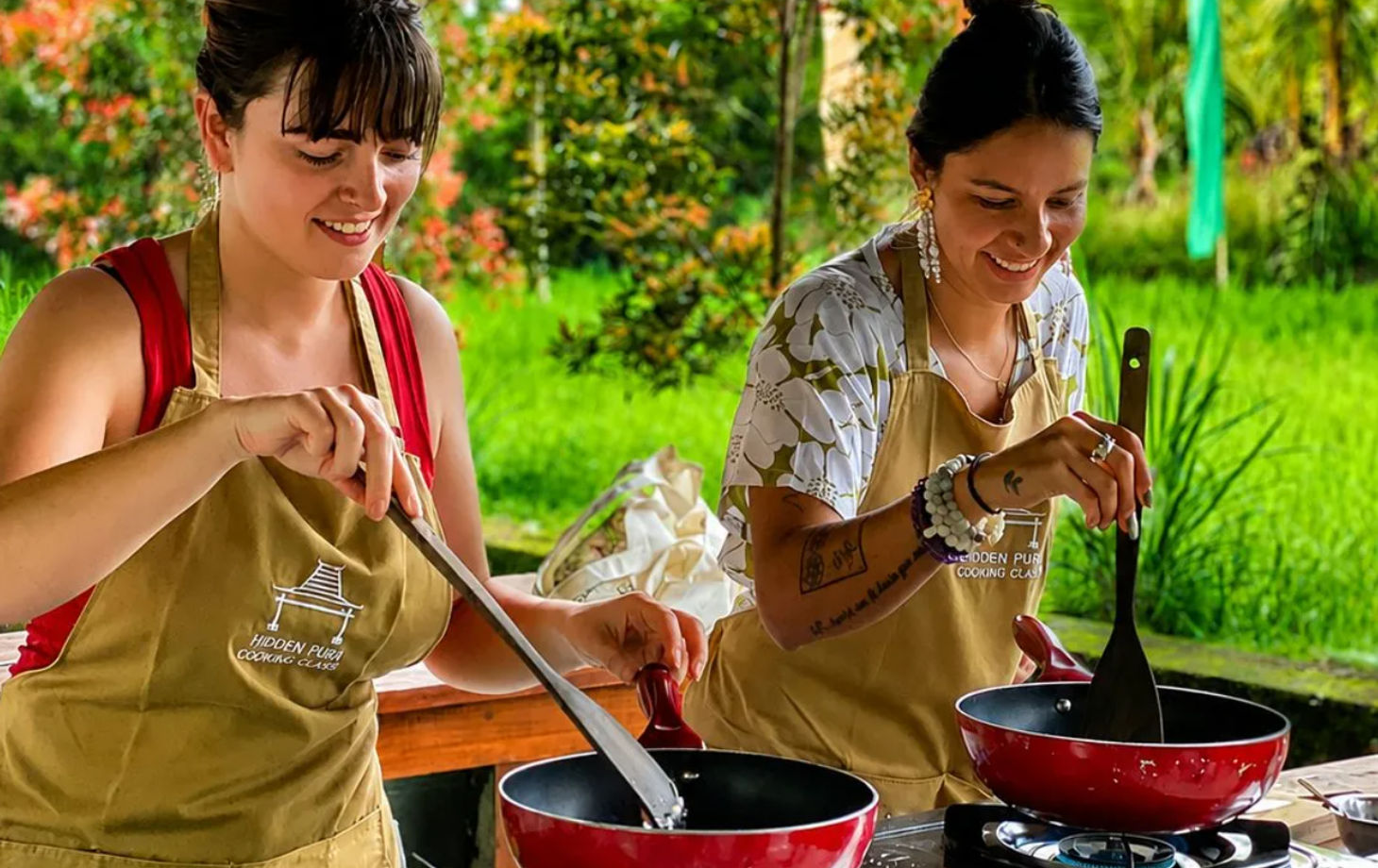 Ubud Morning Market Tour & Authentic Balinese Cooking Class with Rice Field Views
