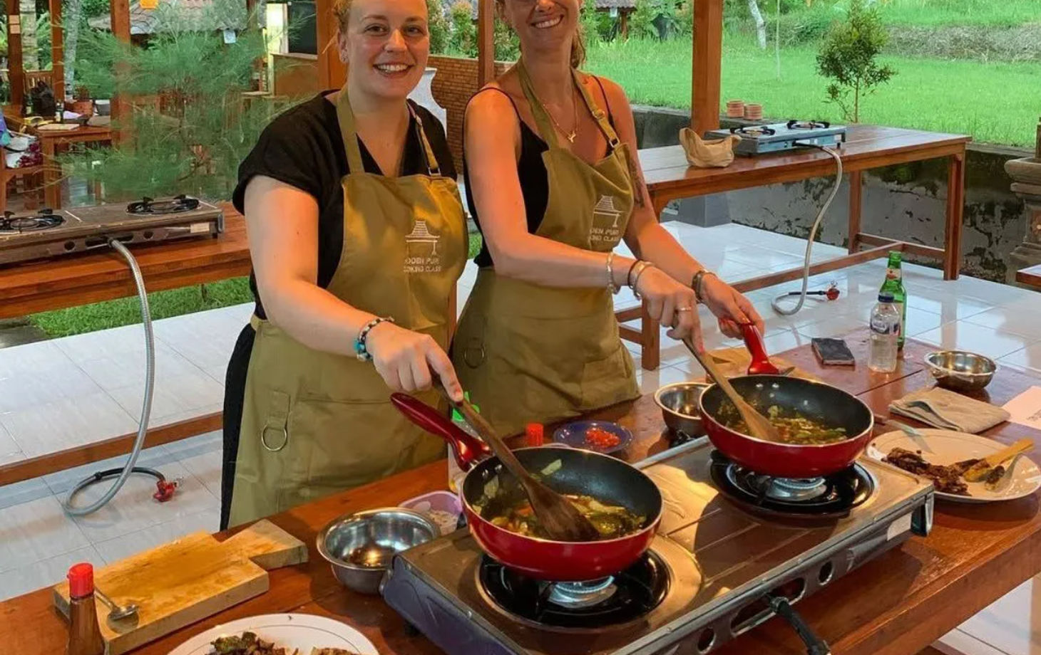 Ubud Morning Market Tour & Authentic Balinese Cooking Class with Rice Field Views