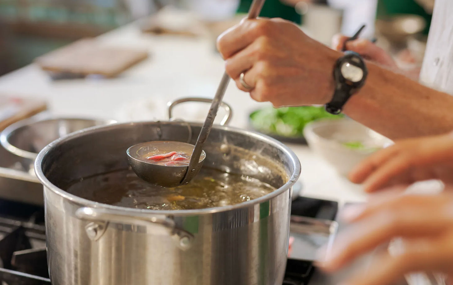 Corso di cucina vietnamita con visita al mercato.