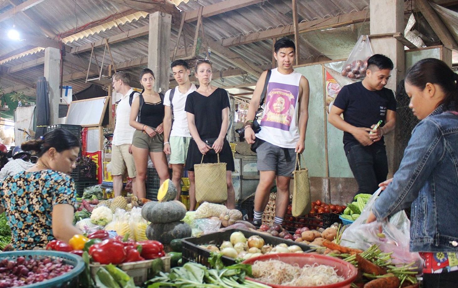 Marché local vietnamien, bateau-panier, pêche et expérience culinaire