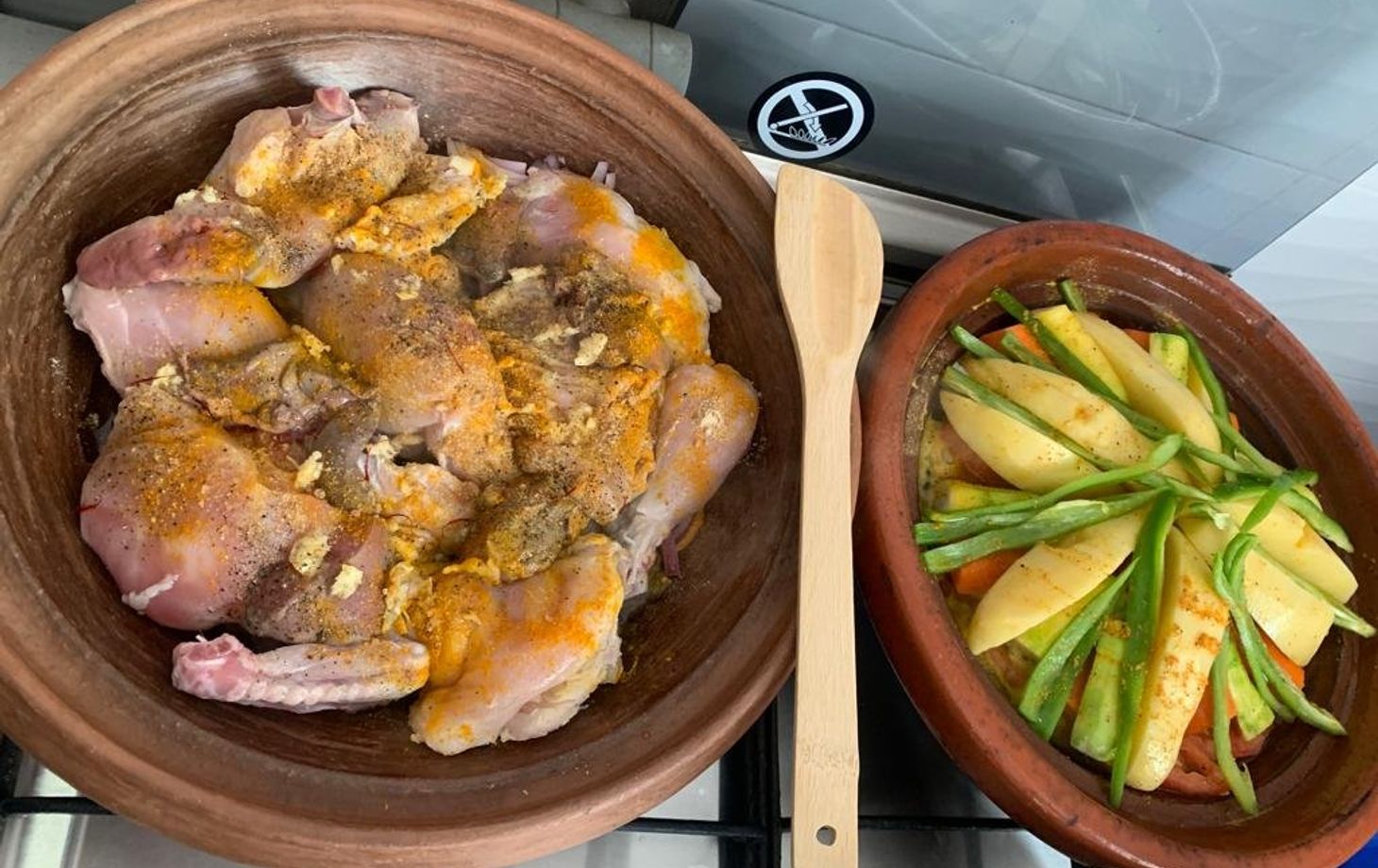 Market Tour and Moroccan Cooking Experience with Rababe Family